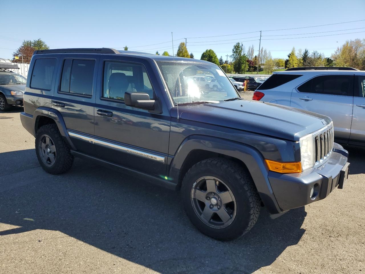 1J4RG4GKXAC148152 2010 Jeep Commander Sport