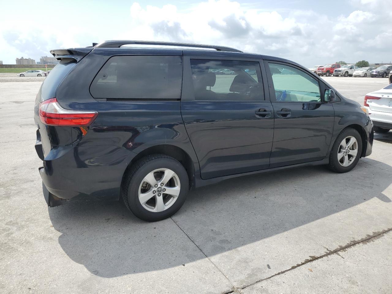 5TDKZ3DC1JS908136 2018 Toyota Sienna Le