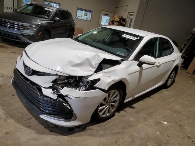 Lot #2469018845 2022 TOYOTA CAMRY LE salvage car