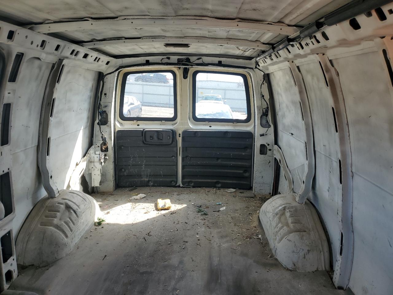 1GTGG25V551229382 2005 GMC Savana G2500