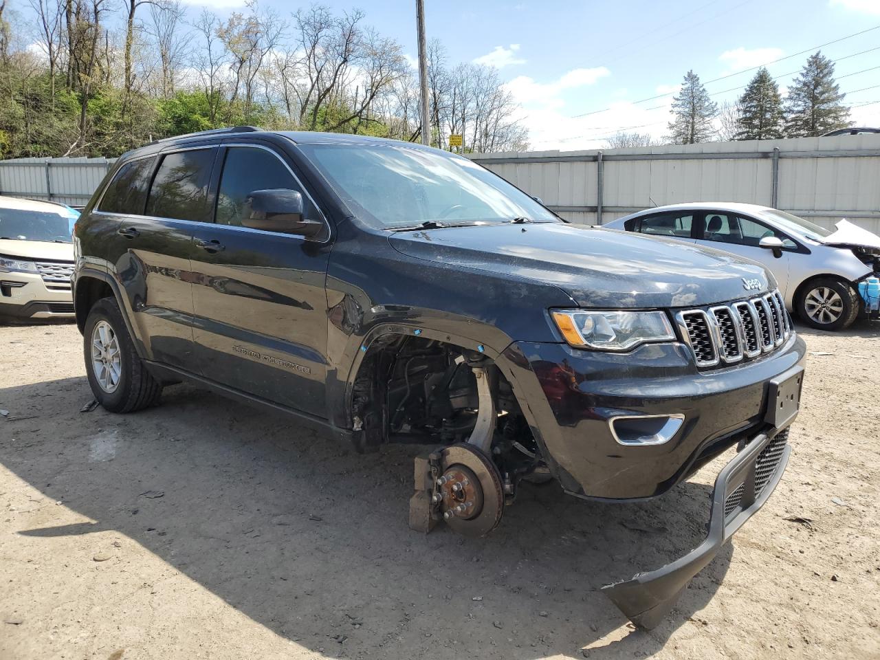 1C4RJFAG4KC591373 2019 Jeep Grand Cherokee Laredo