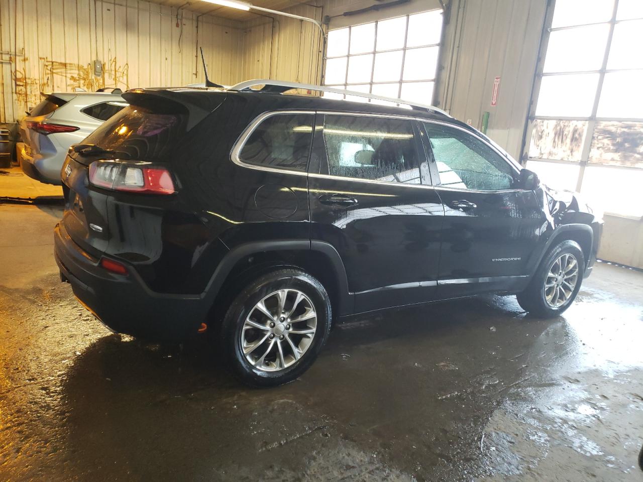 1C4PJMLN1KD192373 2019 Jeep Cherokee Latitude Plus