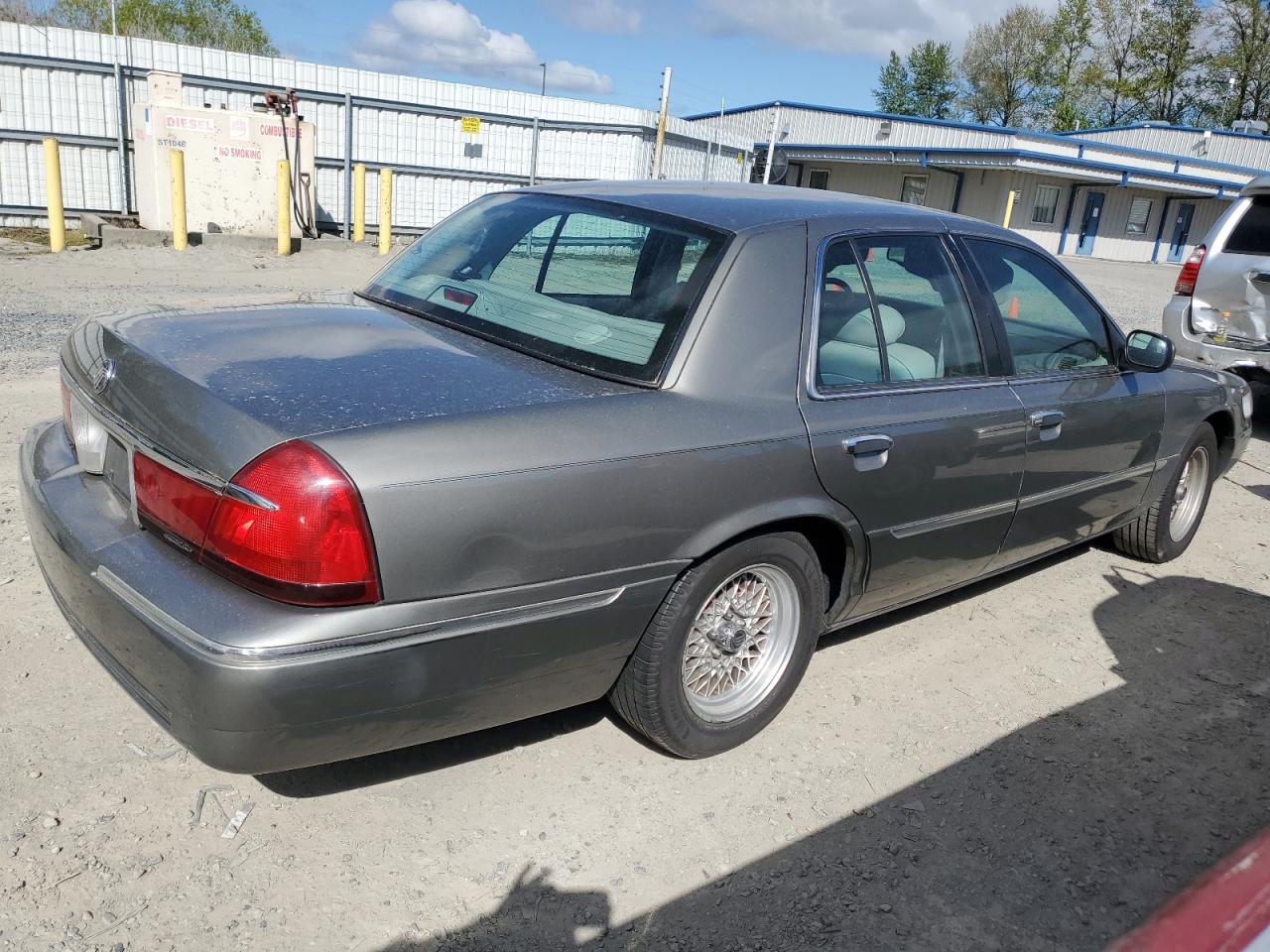 2MEFM75W0YX714422 2000 Mercury Grand Marquis Ls