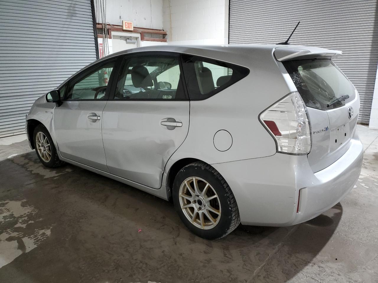 JTDZN3EUXE3337433 2014 Toyota Prius V