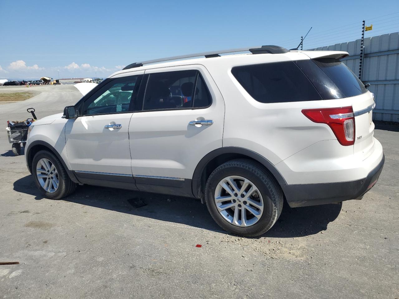 1FM5K7D88FGA55526 2015 Ford Explorer Xlt