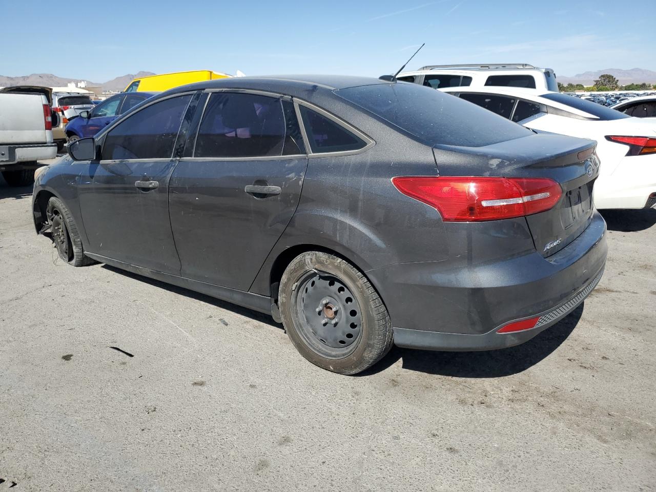 1FADP3E29FL261567 2015 Ford Focus S