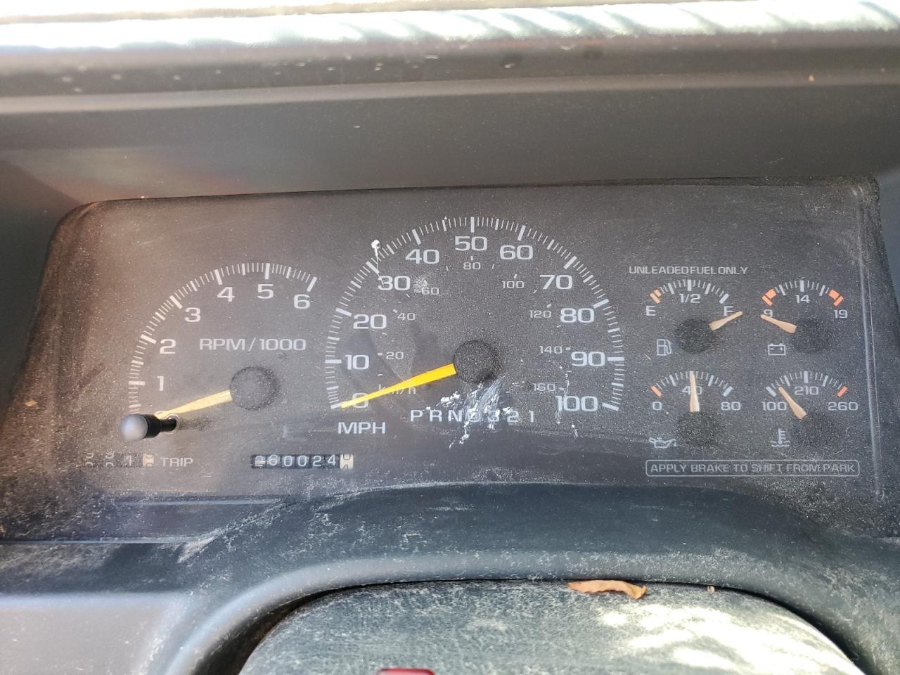 1GKFK16R0WJ731308 1998 GMC Suburban K1500