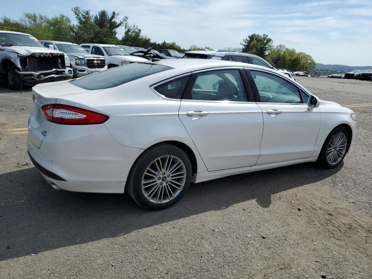 3FA6P0HD8FR188892 2015 Ford Fusion Se