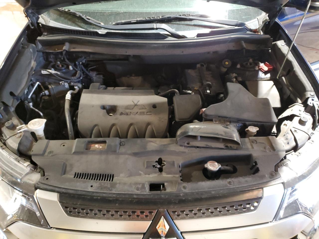 JA4AZ3A31KZ043940 2019 Mitsubishi Outlander Se