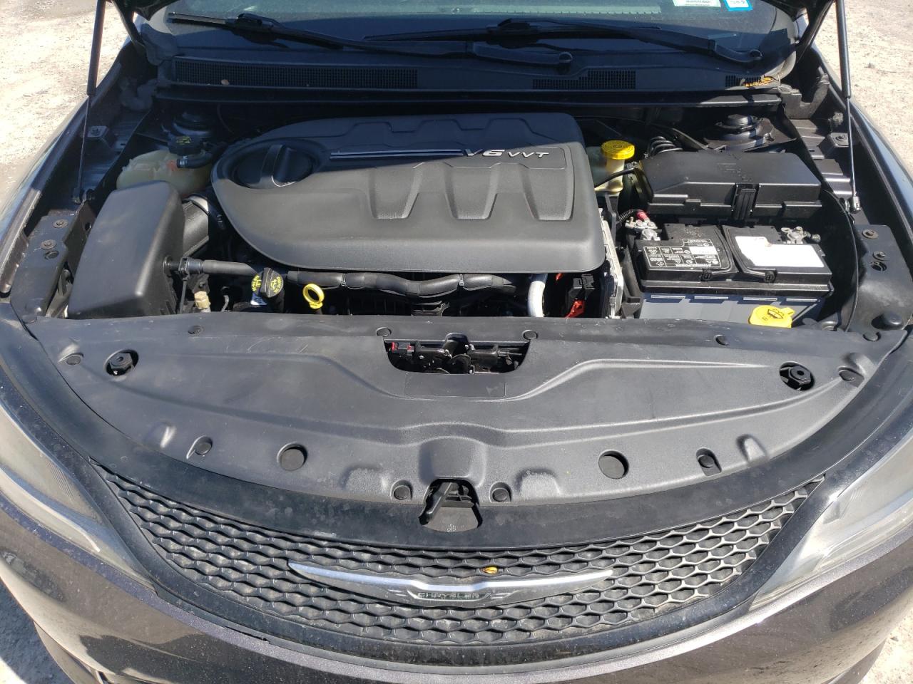 1C3CCCDG2FN624153 2015 Chrysler 200 S