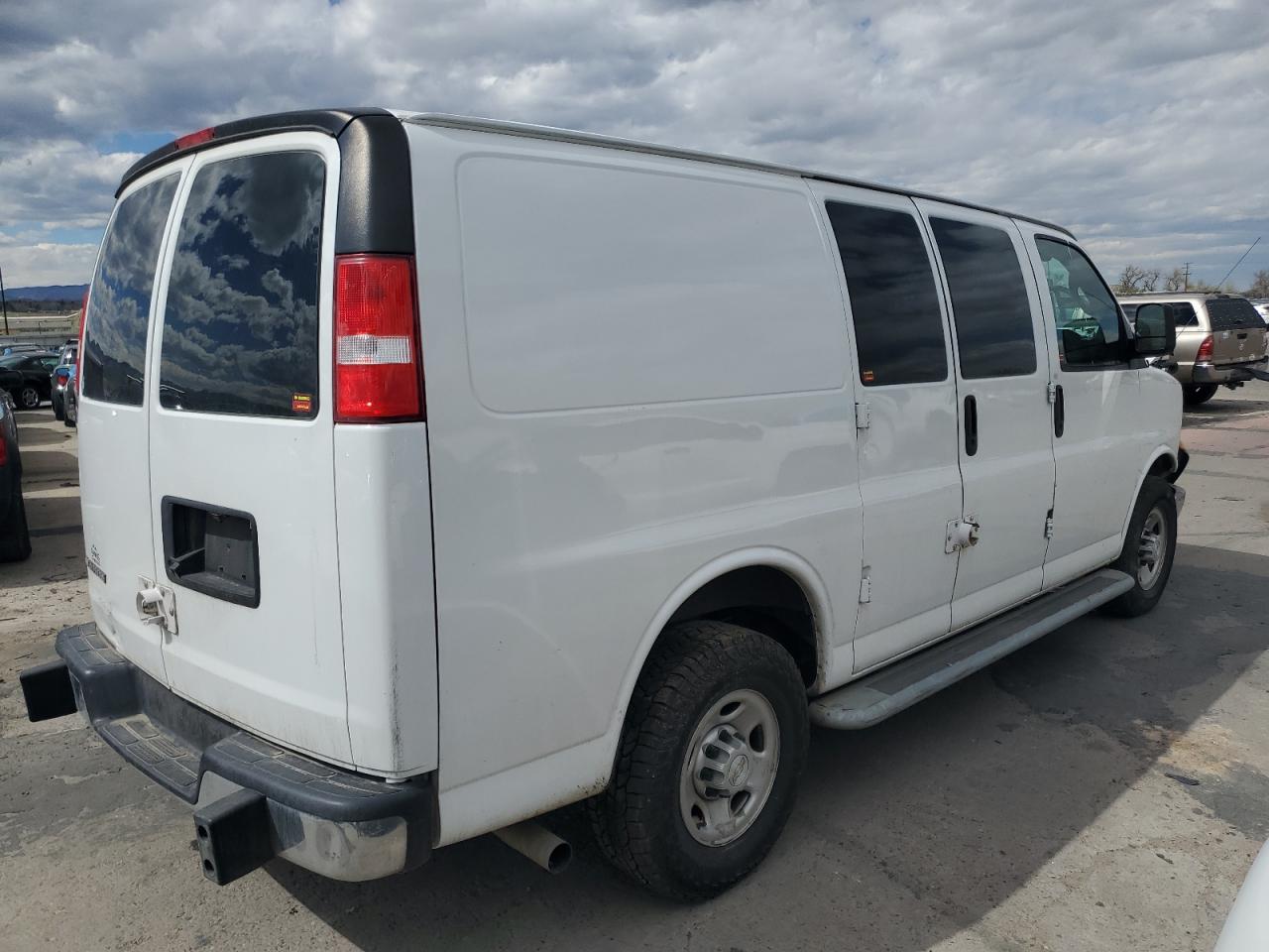 1GCWGAFG2J1906906 2018 Chevrolet Express G2500