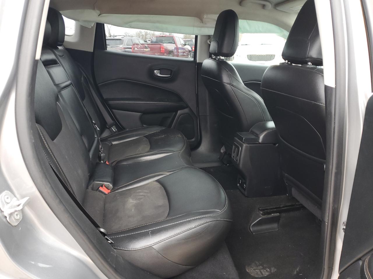 3C4NJDBB1KT786521 2019 Jeep Compass Latitude