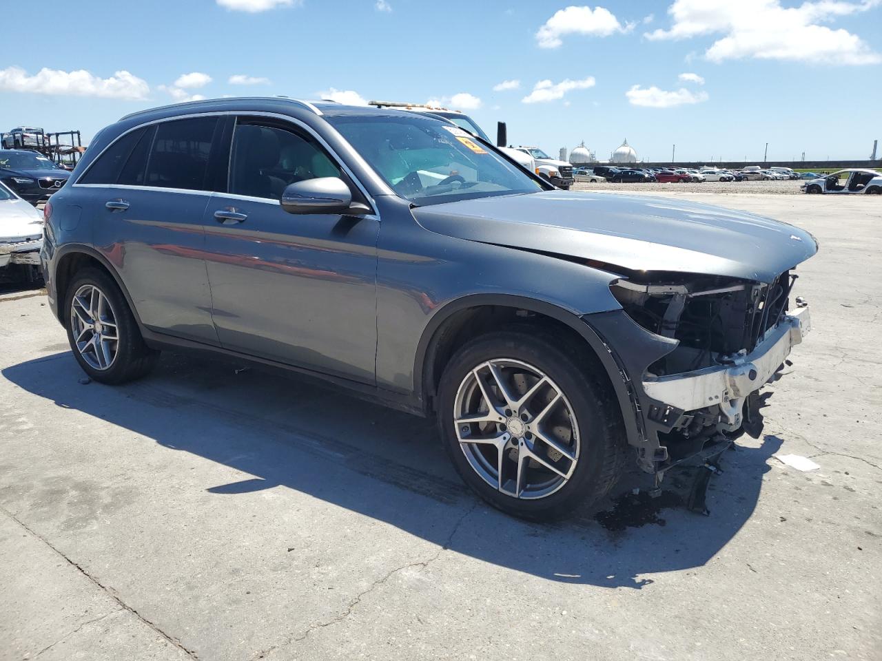 WDC0G4JB8HF126127 2017 Mercedes-Benz Glc 300