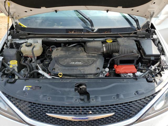 2019 Chrysler Pacifica - Image 12