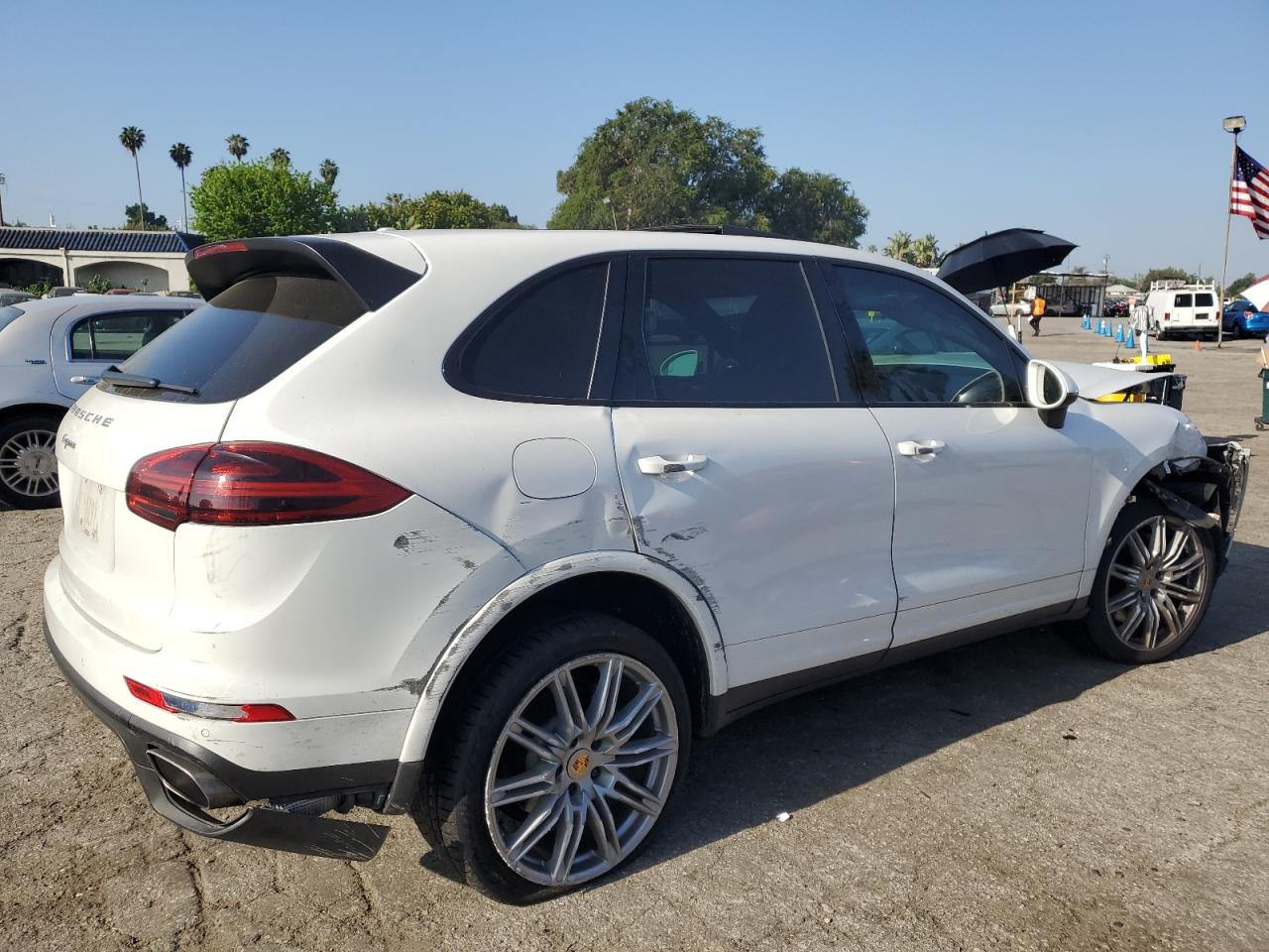 WP1AA2A20HKA90942 2017 Porsche Cayenne