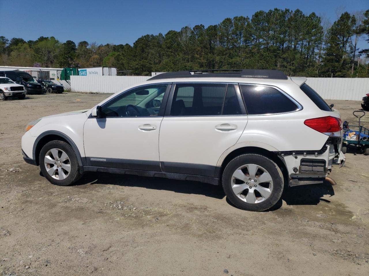 4S4BRBKCXB3397585 2011 Subaru Outback 2.5I Limited