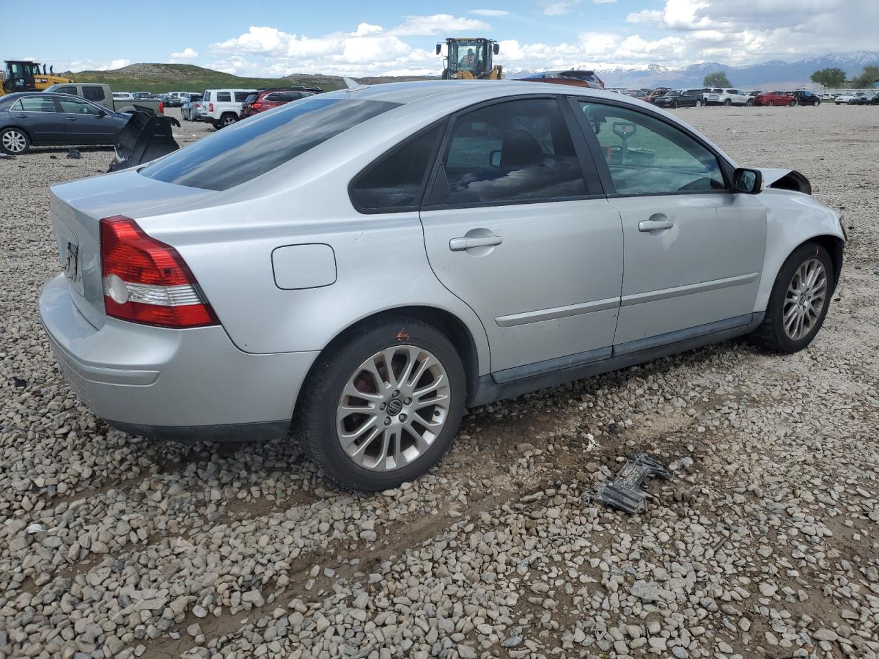 YV1MS382942016012 2004 Volvo S40 2.4I