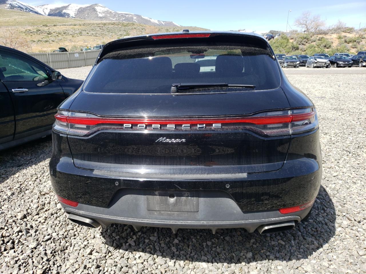 WP1AA2A57KLB09143 2019 Porsche Macan