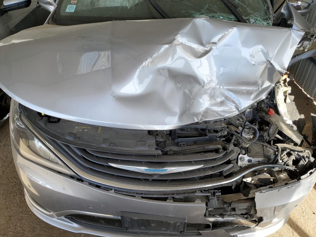 2C4RC1N71JR145095 2018 Chrysler Pacifica Hybrid Limited