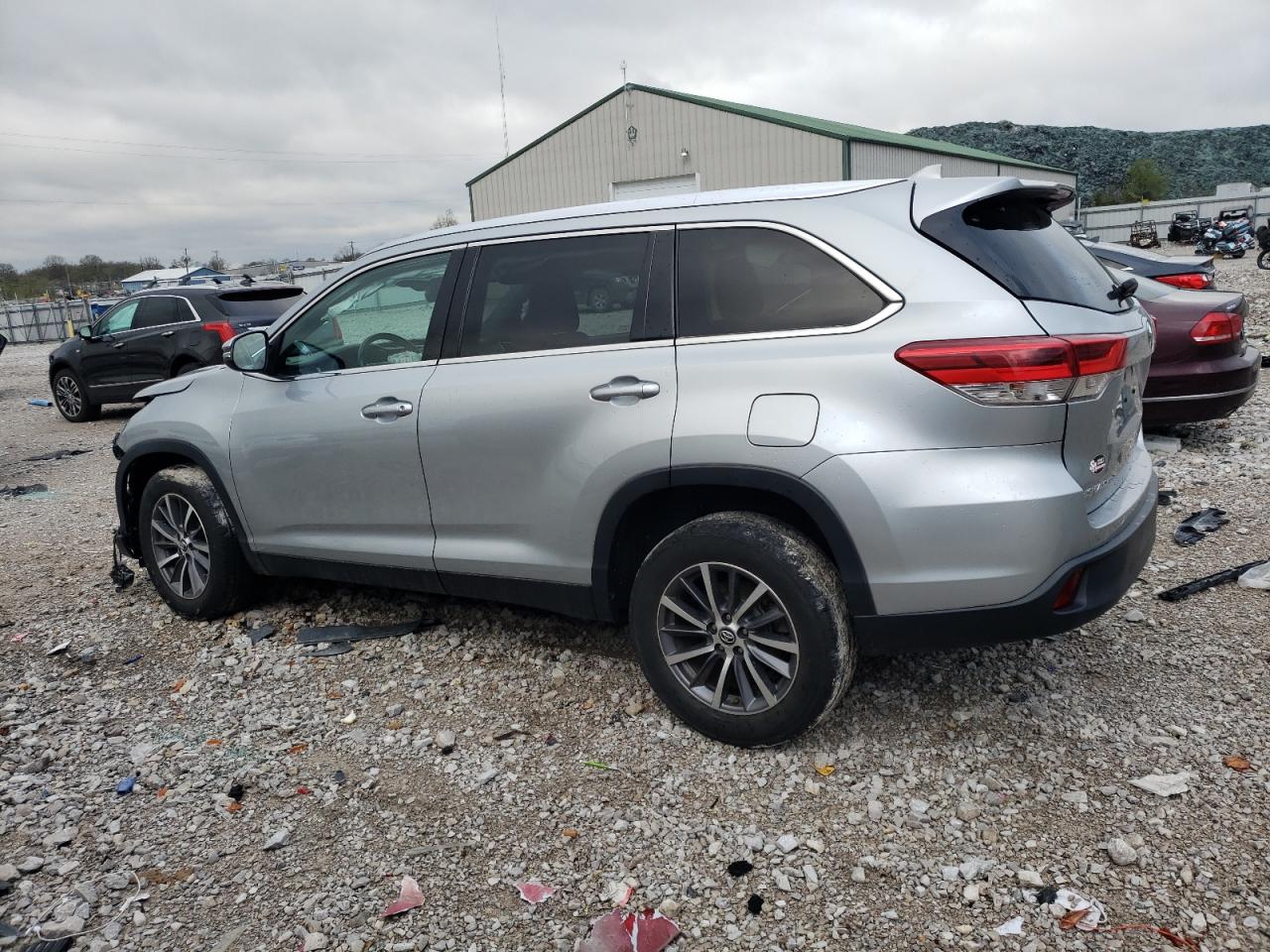 5TDKZRFH9KS558610 2019 Toyota Highlander Se
