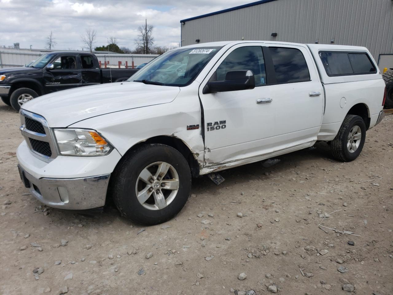 1C6RR7TT2FS765811 2015 Ram 1500 Slt