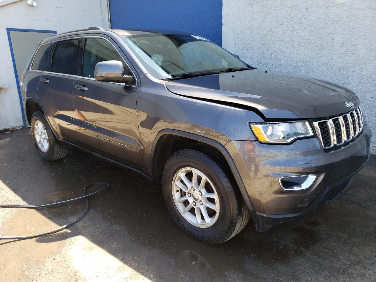 1C4RJFAG4KC670624 2019 Jeep Grand Cherokee Laredo