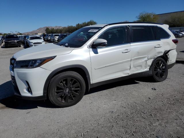 VIN 5TDJZRFH8KS571635 2019 Toyota Highlander, SE no.1