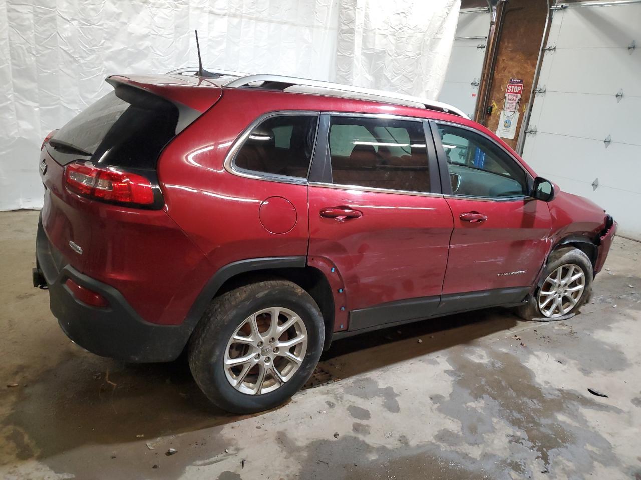 1C4PJMCS2HW539017 2017 Jeep Cherokee Latitude