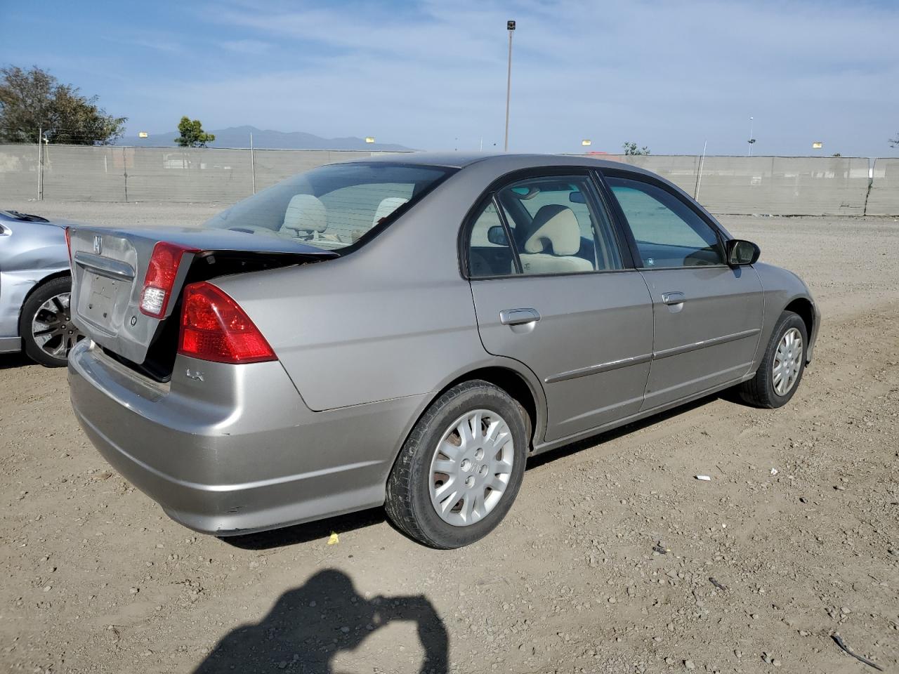 2HGES16574H615172 2004 Honda Civic Lx