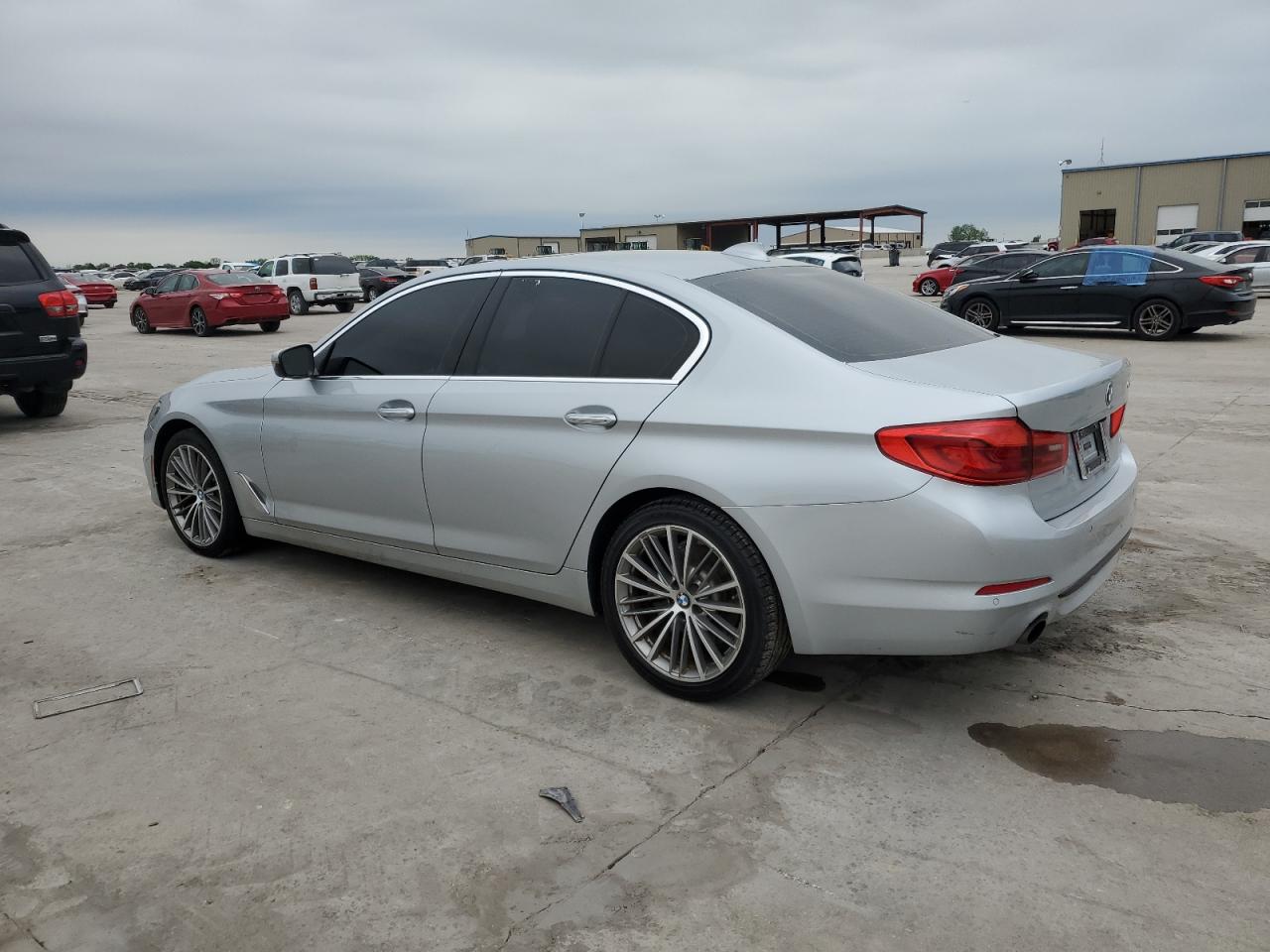 2018 BMW 530 I vin: WBAJA5C56JG899555