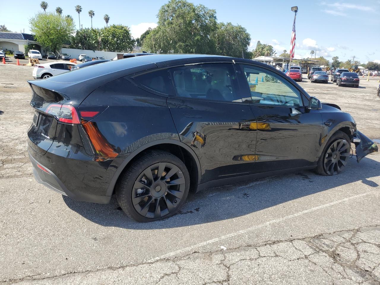 7SAYGDEE0PA119611 2023 Tesla Model Y