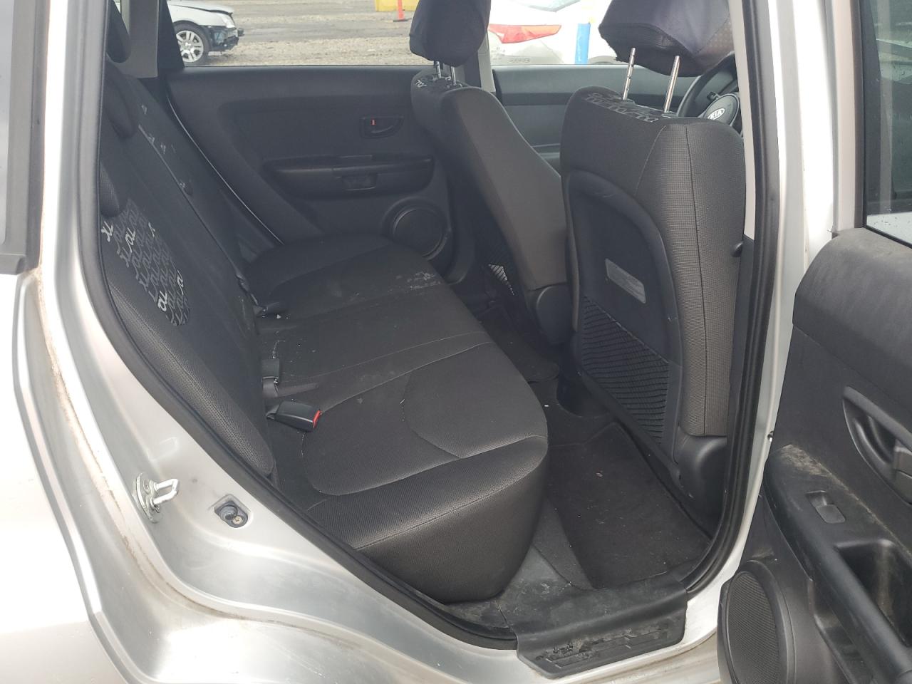 KNDJT2A21A7037686 2010 Kia Soul +