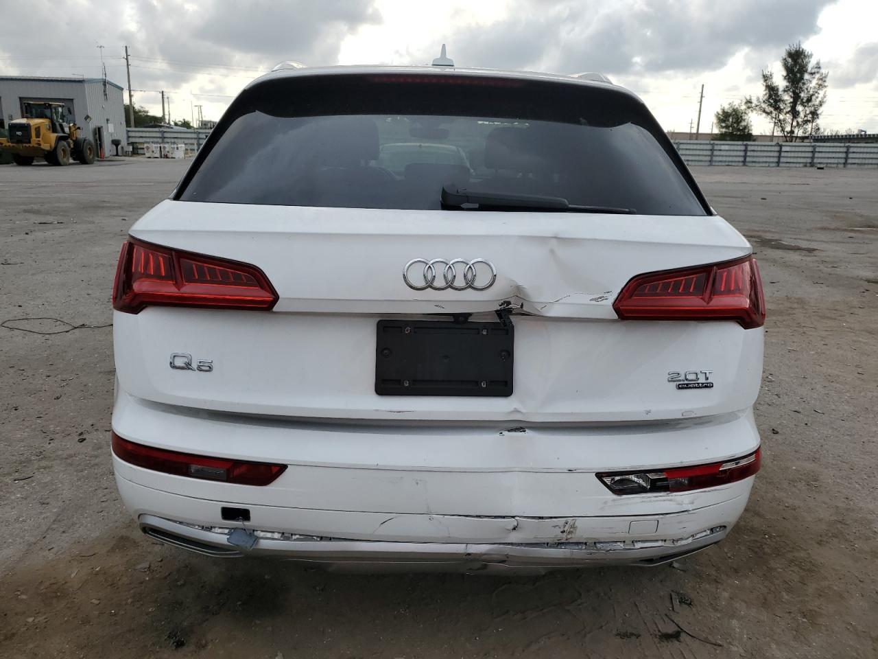 WA1ANAFY1J2187435 2018 Audi Q5 Premium