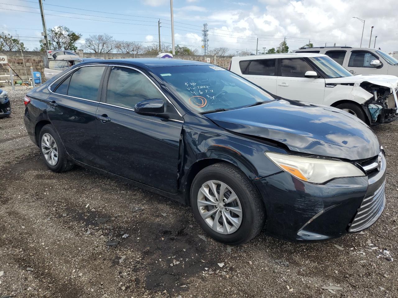 2017 Toyota Camry Le vin: 4T1BF1FK6HU732042