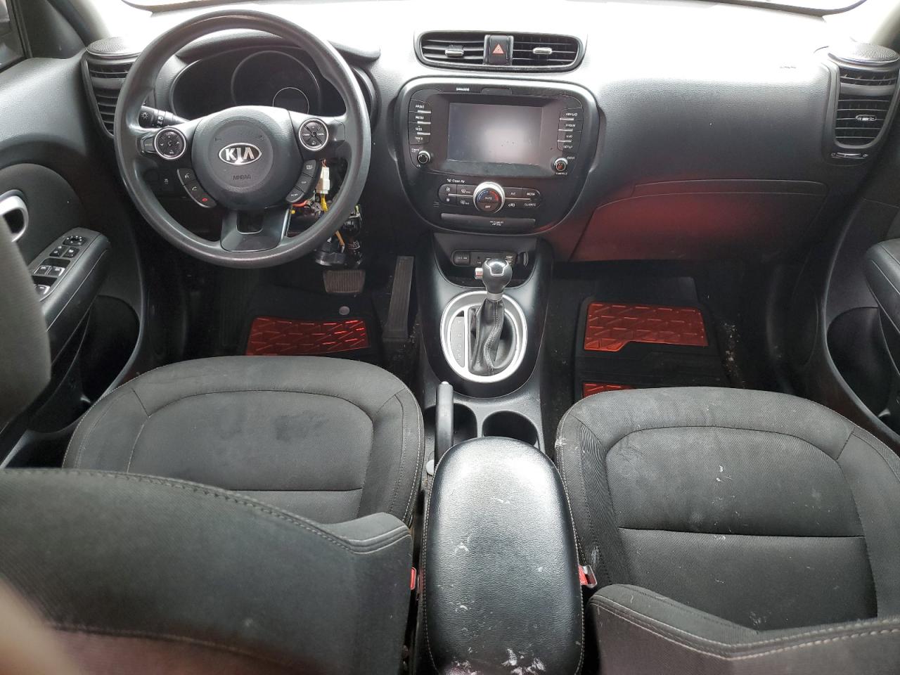 KNDJP3A55J7510641 2018 Kia Soul +