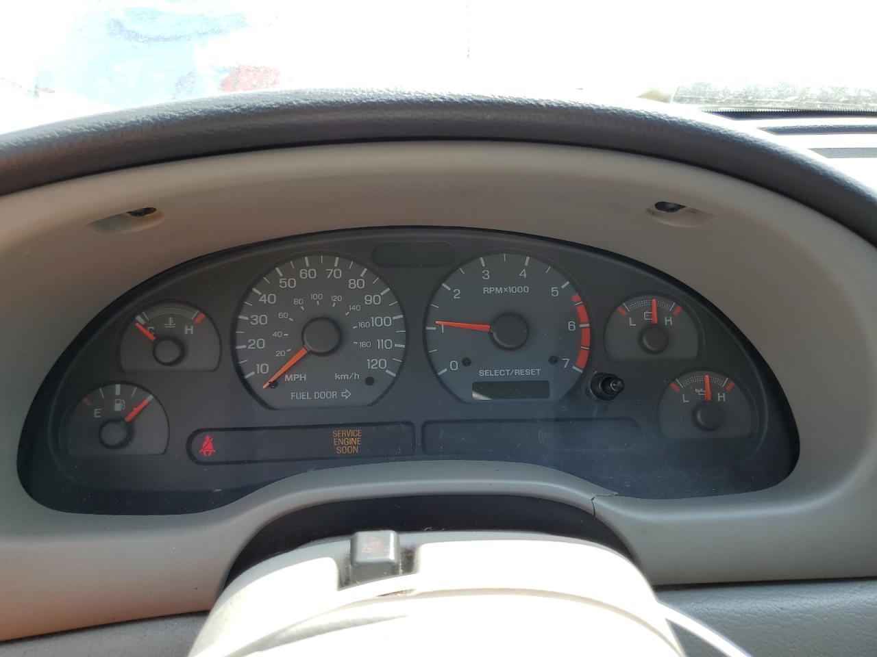 1FAFP44472F216363 2002 Ford Mustang