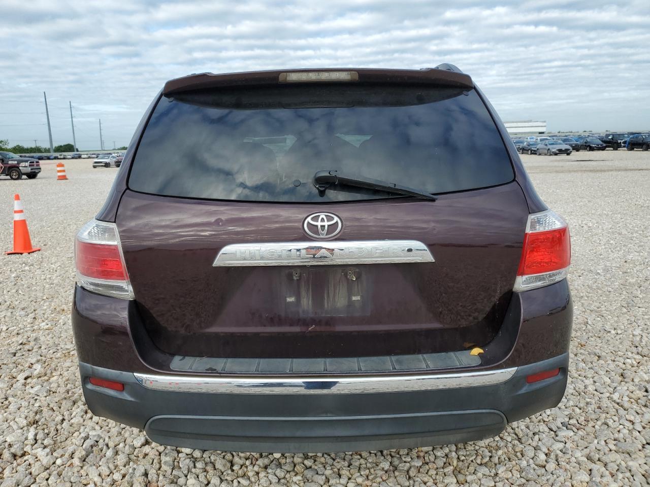 5TDZK3EH8BS025830 2011 Toyota Highlander Base