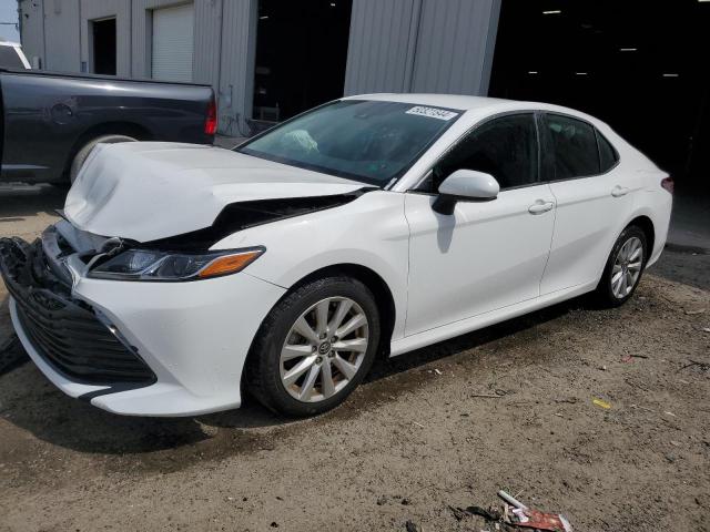 Lot #2501499094 2020 TOYOTA CAMRY LE salvage car