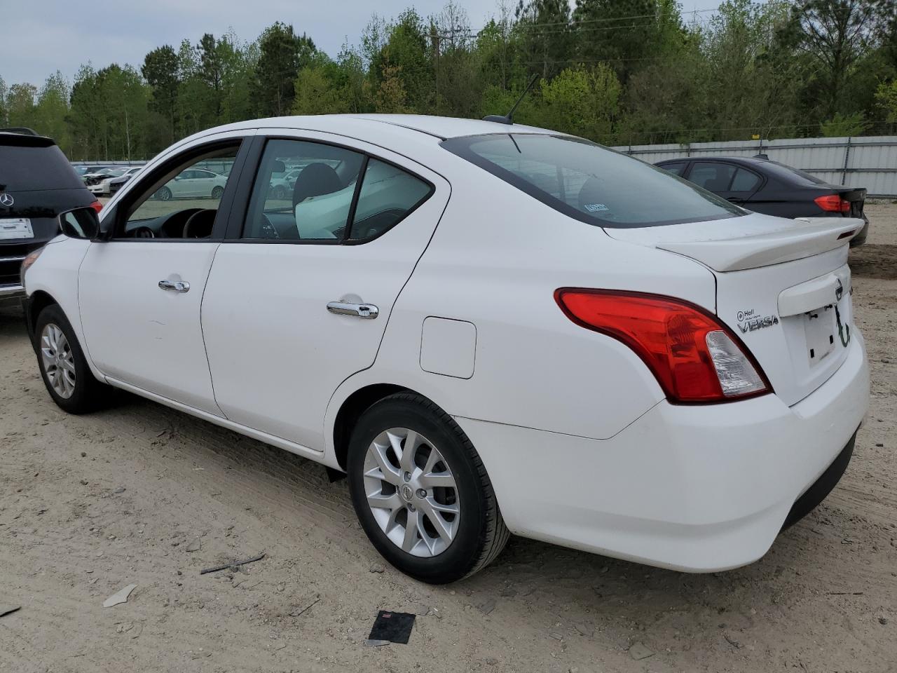 2018 Nissan Versa S vin: 3N1CN7AP9JL854821