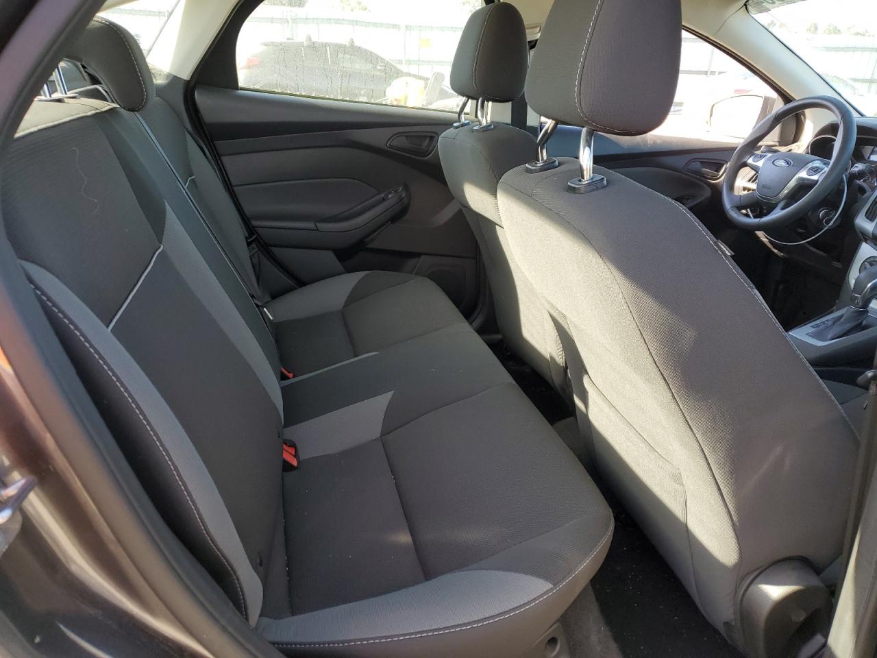 1FAHP3F29CL356464 2012 Ford Focus Se