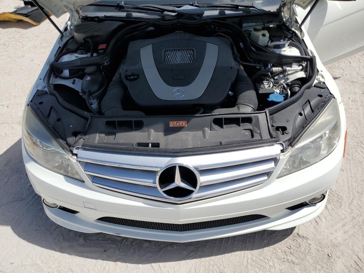 WDDGF5EB7AR087631 2010 Mercedes-Benz C 300