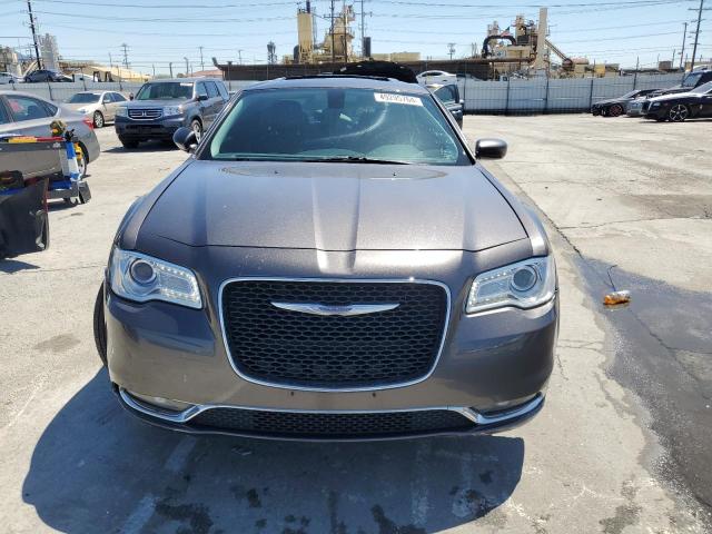 VIN 2C3CCAAG8HH547079 2017 Chrysler 300, Limited no.5