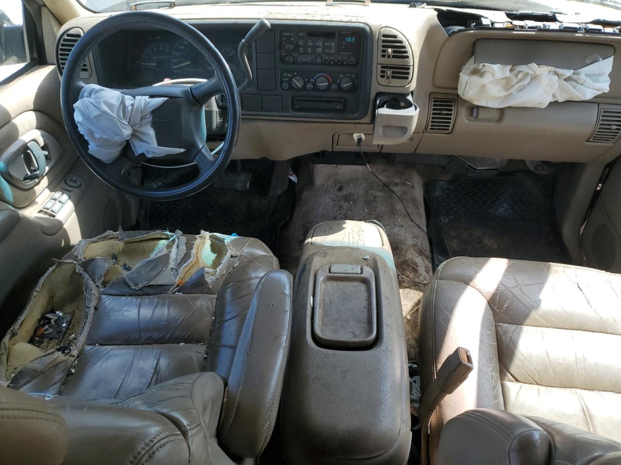 3GNEC16R3XG255361 1999 Chevrolet Suburban C1500