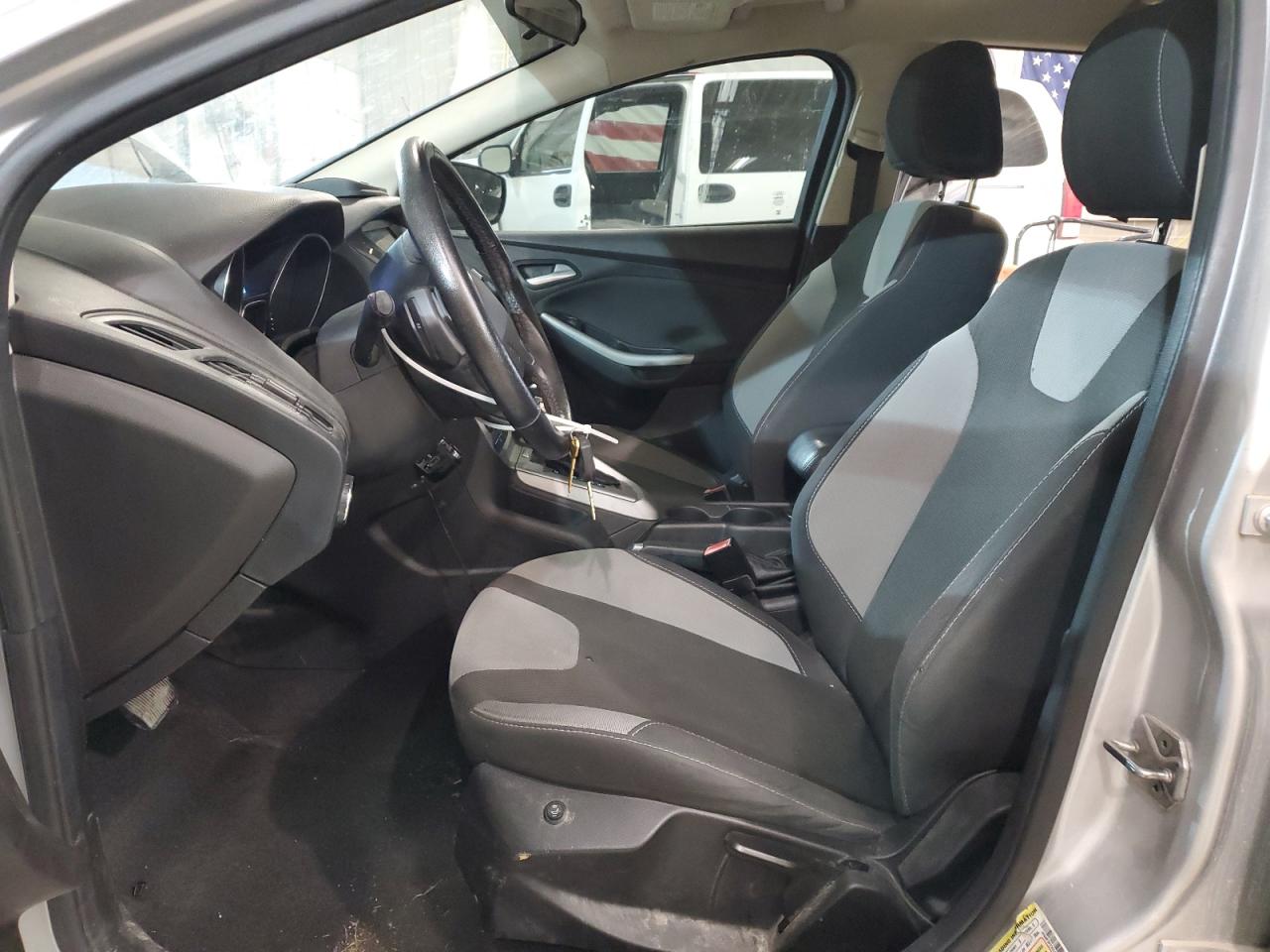 1FAHP3F23CL448945 2012 Ford Focus Se