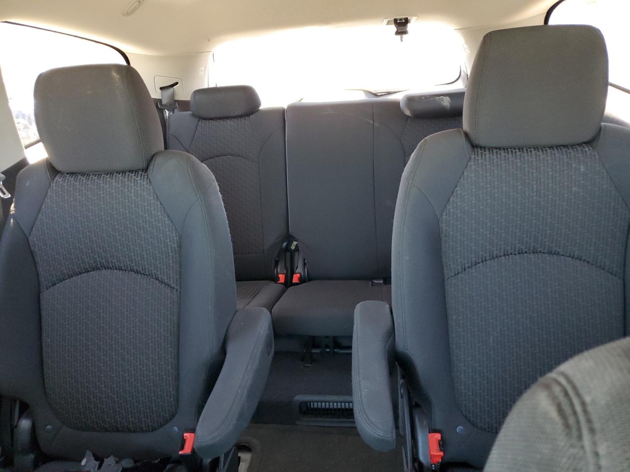 1GNKVGED5BJ394906 2011 Chevrolet Traverse Lt