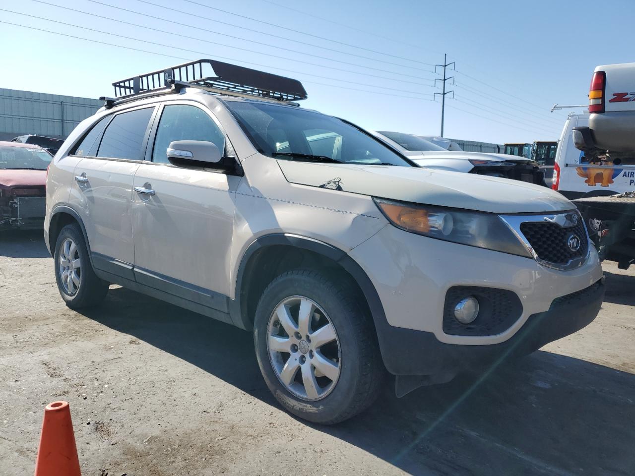 2012 Kia Sorento Base vin: 5XYKTDA65CG233395