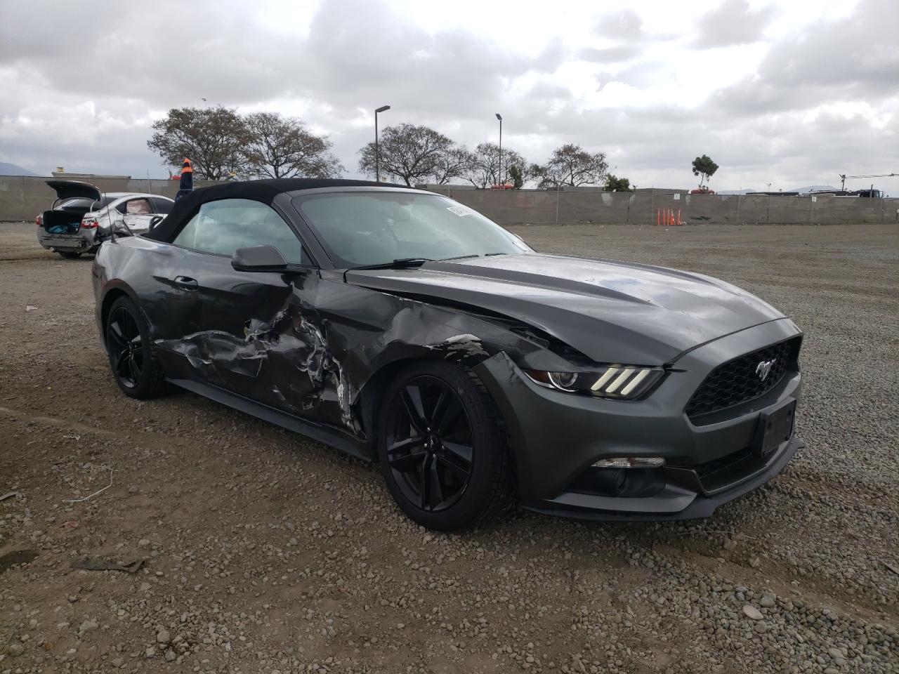 1FATP8UH0H5323766 2017 Ford Mustang