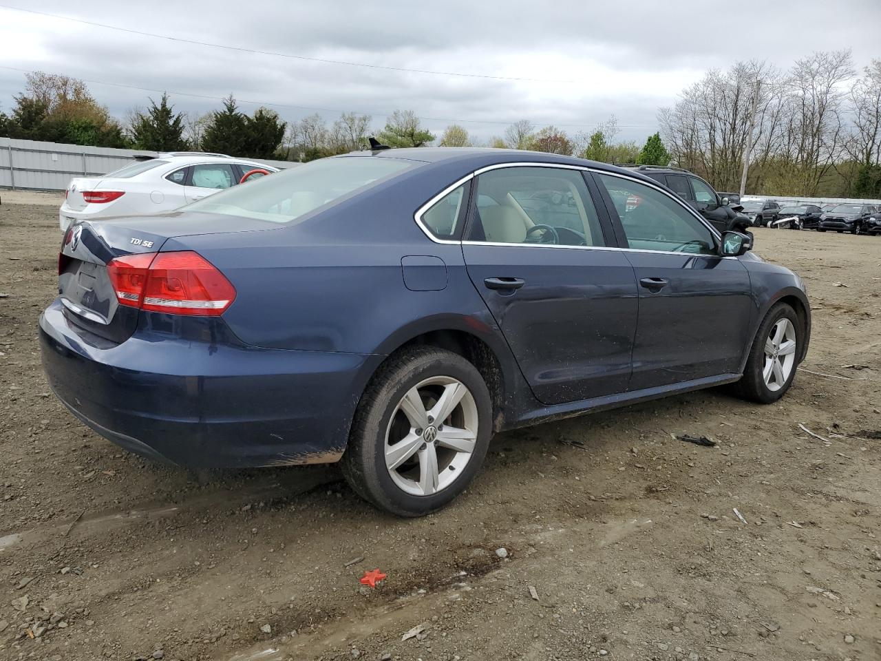1VWBN7A35DC110328 2013 Volkswagen Passat Se