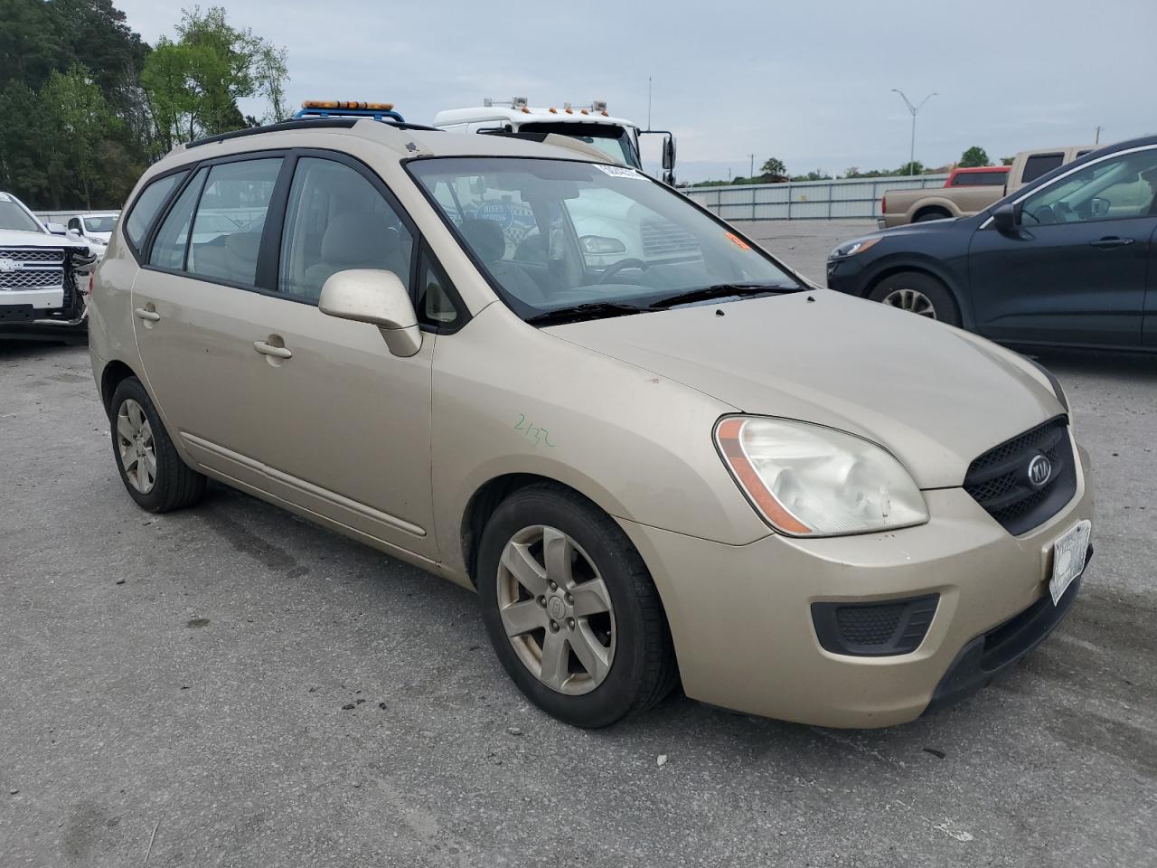 KNAFG525877087558 2007 Kia Rondo Base