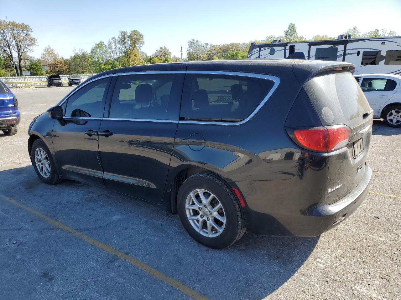 2017 Chrysler Pacifica Lx vin: 2C4RC1CG5HR502808